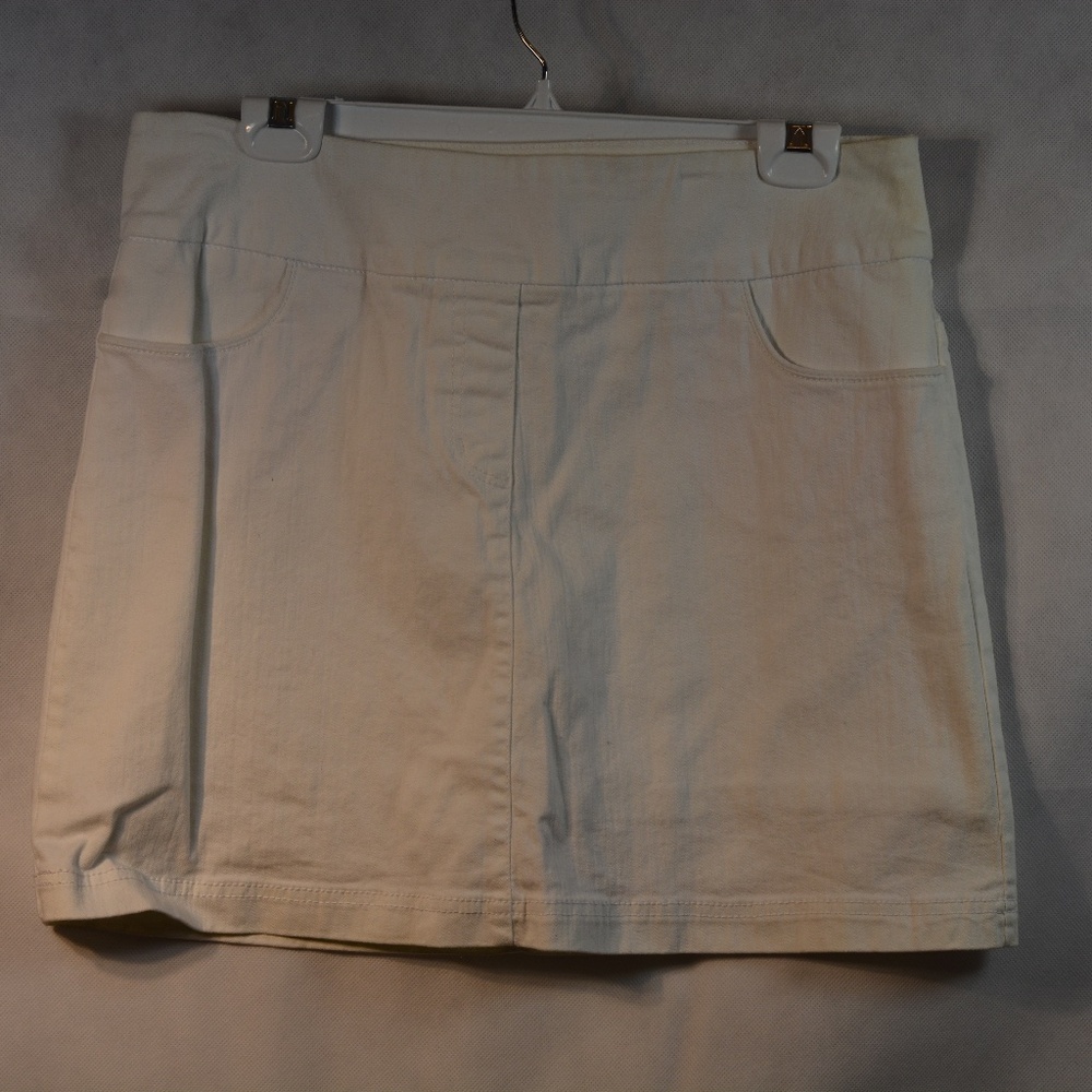 White Pull On Jean Skirt SZ 11 by Contrast